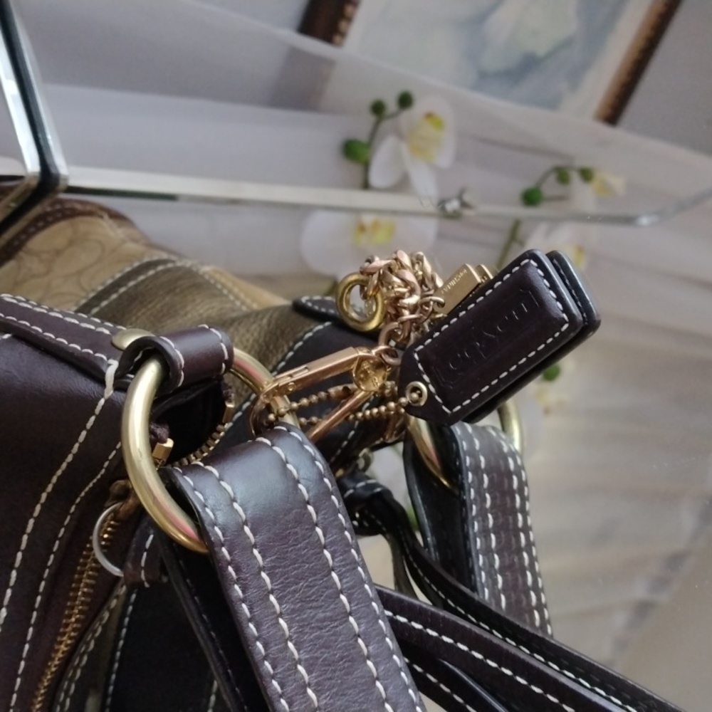 Authentic Coach legacy patchwork bag. - Picture 9 of 12